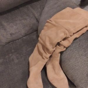 Antonio Melani beige boots.